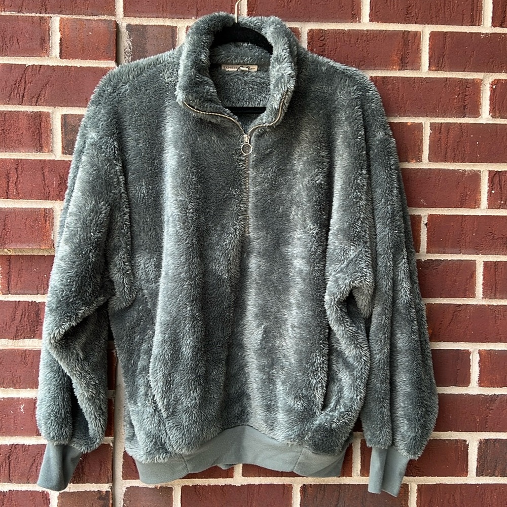 Express one eleven 2 front pockets 1/4 zip long sleeve cozy soft out and inside
